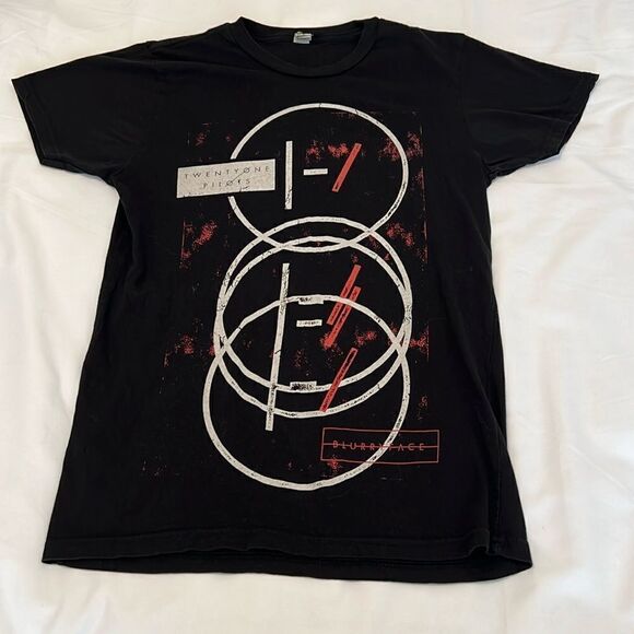 Rock Me size small TwentyOne Pilots short sleeve distressed band T-shirt EUC - Picture 3 of 12